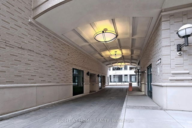 1216 - 35 Hayden Street