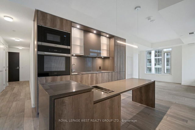 1310 - 11 Yorkville Avenue