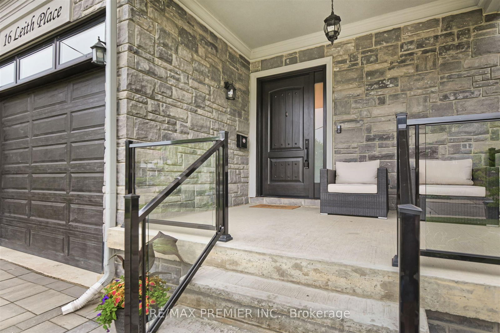 Detached House for sale at 16 Leith Place, Toronto, Lawrence Park North, M4N 2R8 - MLS: C12183236