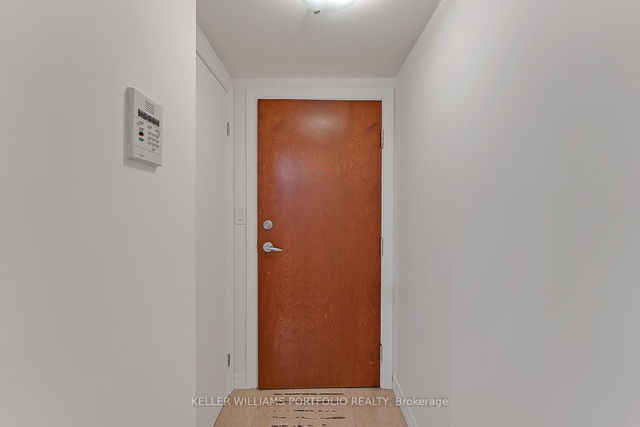 812 - 300 Bloor Street