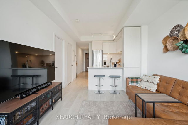 1108 - 225 Sumach Street