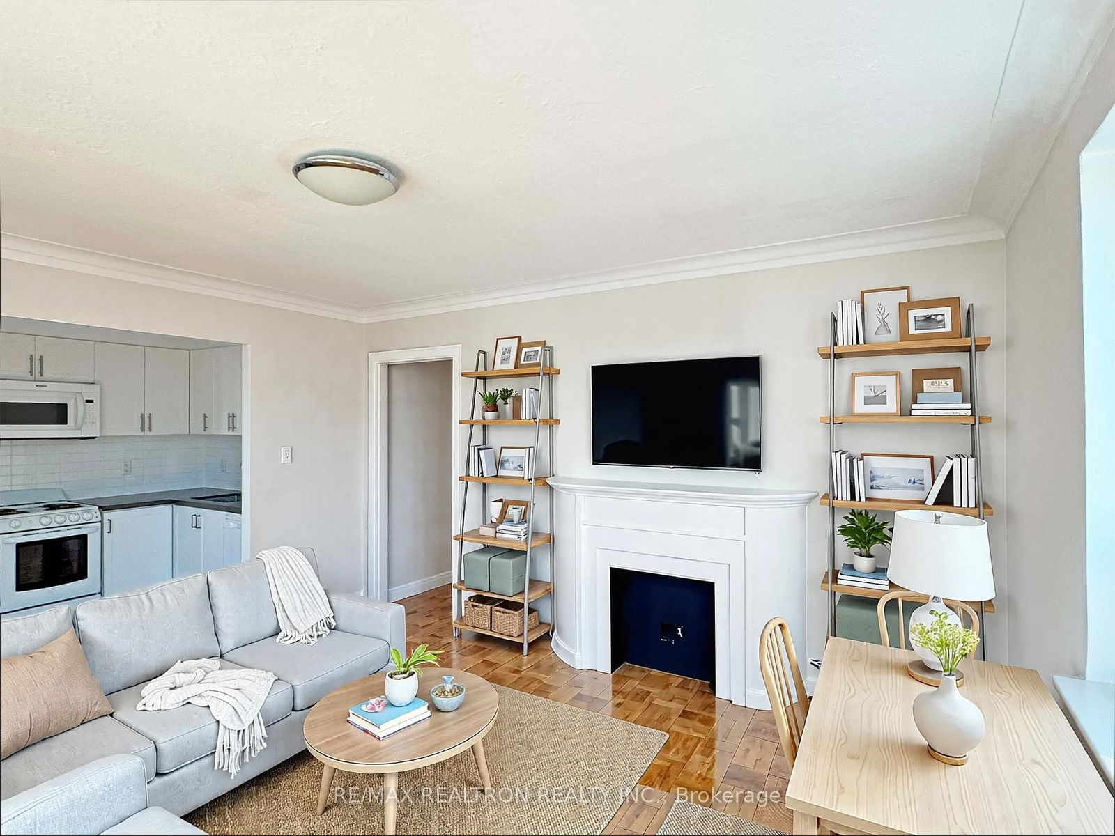 Condo for lease at 327-398 Avenue Road, Toronto, Casa Loma, M4V 2H5 - MLS: C12183748