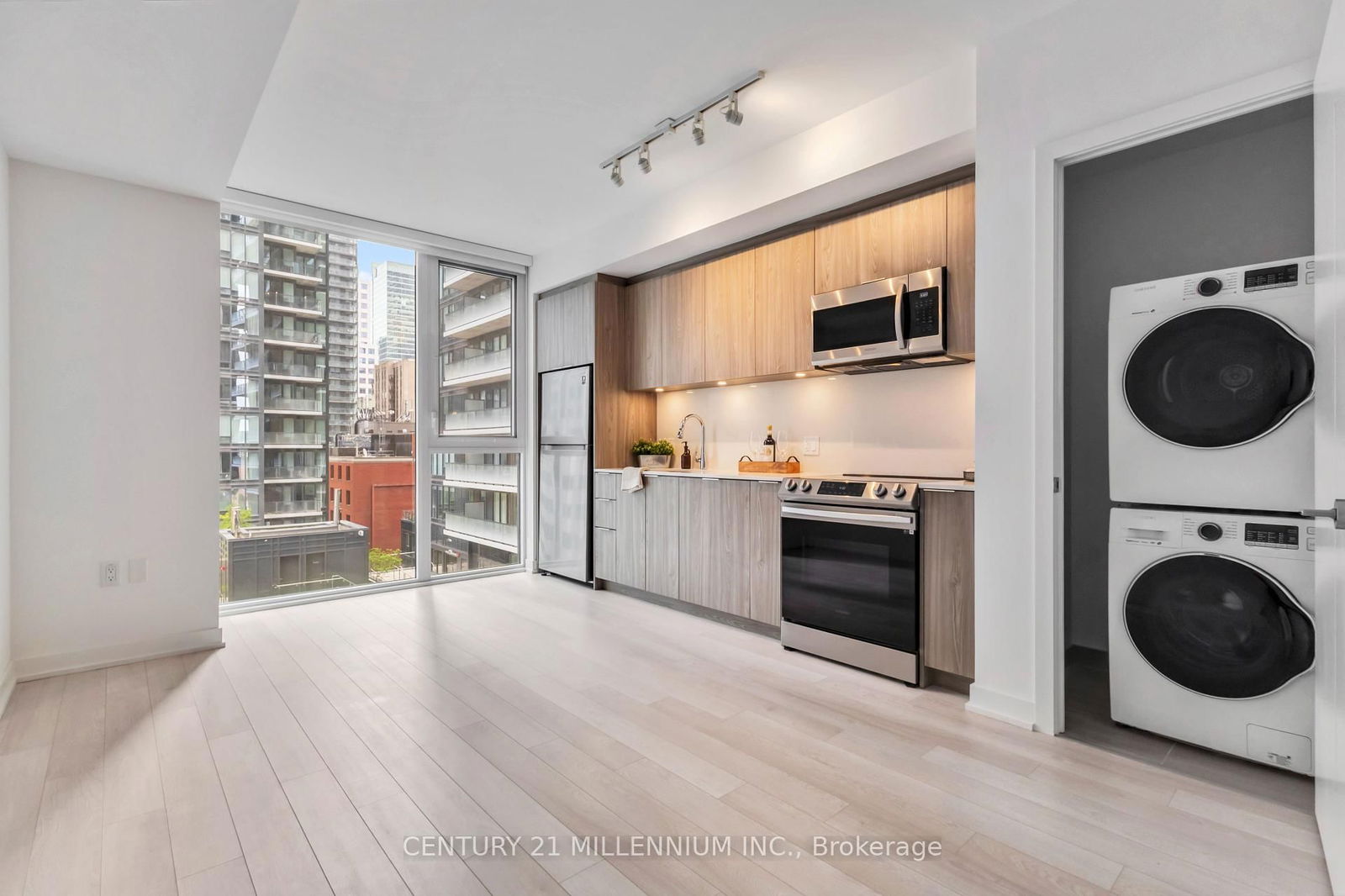 Condo for sale at 905-357 King Street, Toronto, Waterfront Communities C1, M5V 0S7 - MLS: C12183846
