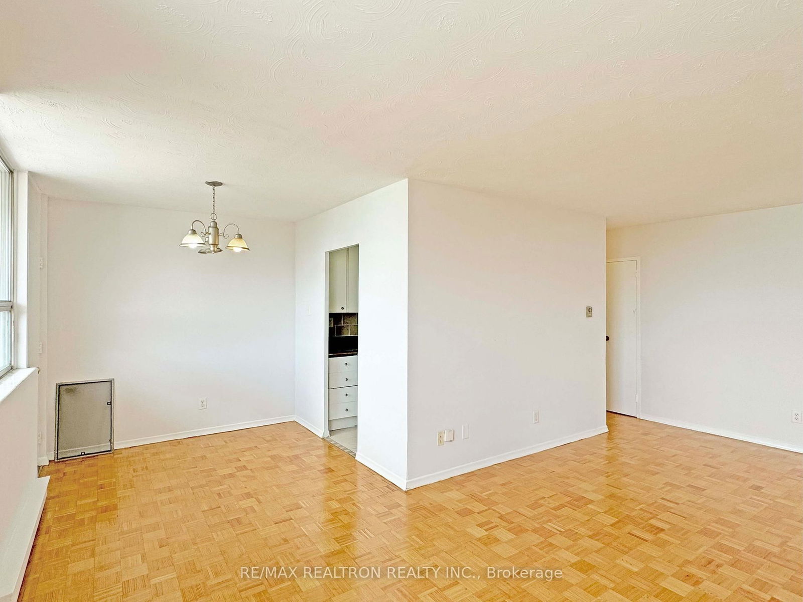 Condo for lease at 902-525 Eglinton Avenue, Toronto, Mount Pleasant East, M4P 2P6 - MLS: C12183949