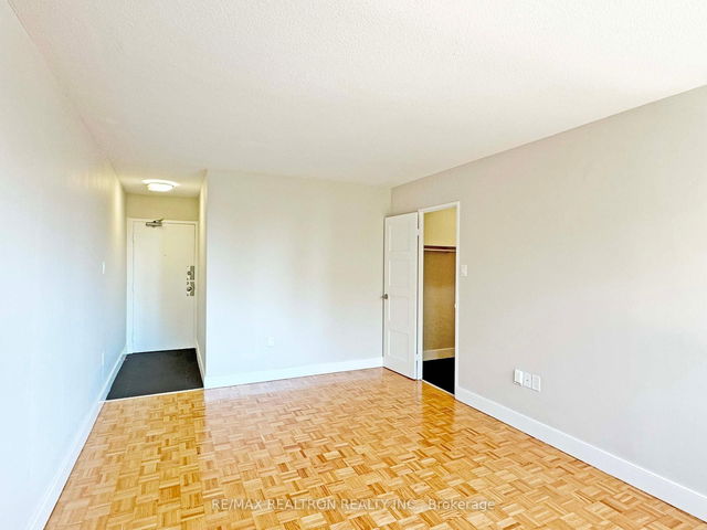 301 - 1500 Bathurst Street