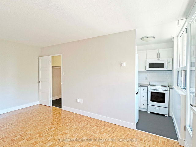 301 - 1500 Bathurst Street
