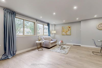 10 Townsend Rd, Toronto - Hillcrest Village image-0-2