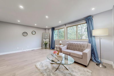 10 Townsend Rd, Toronto - Hillcrest Village image-0-4