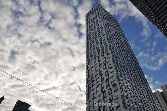 4010 - 252 Church Street