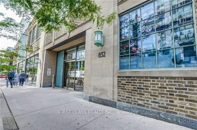 1502 - 832 Bay Street
