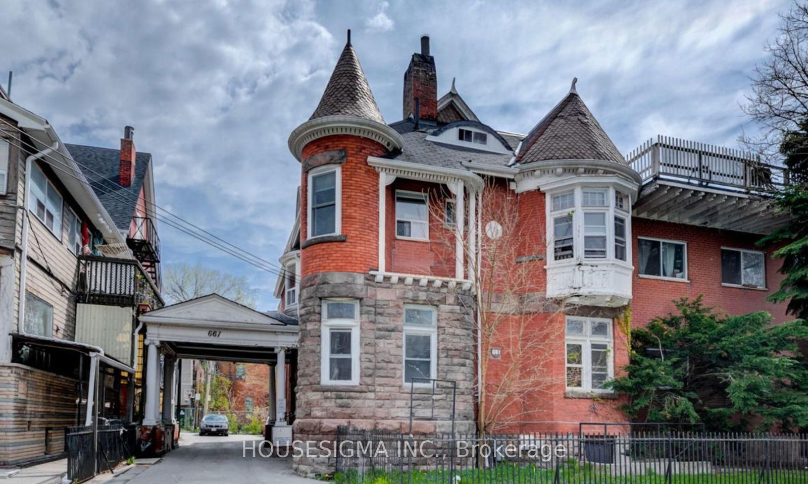 Semi-Detached House for lease at 101-661 Huron Street, Toronto, Annex, M5R 2R8 - MLS: C12184816