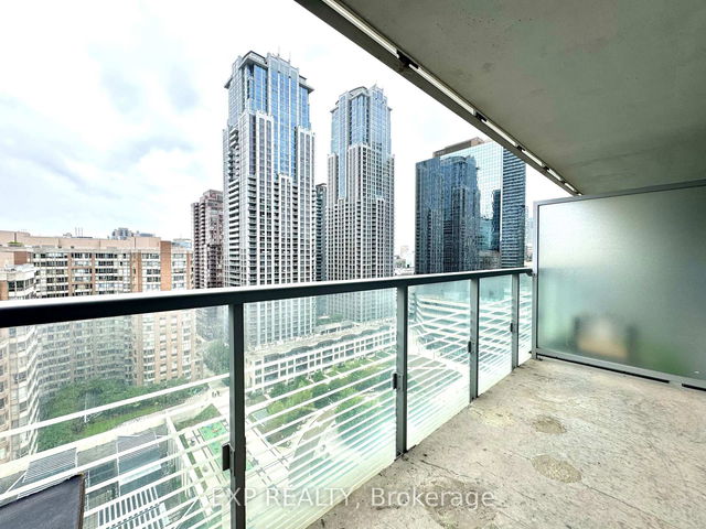 1512 - 386 Yonge Street