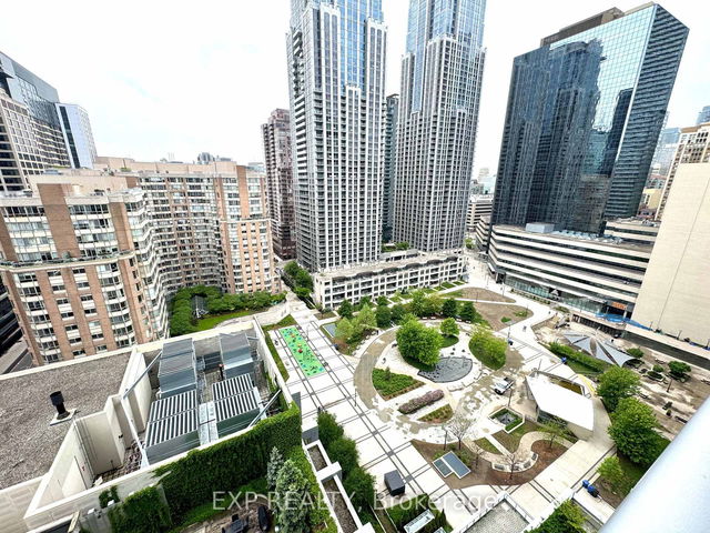 1512 - 386 Yonge Street