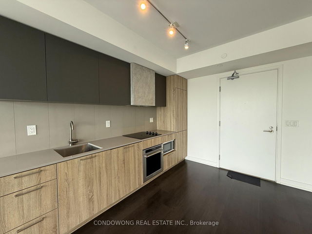 2218 - 19 Western Battery Road