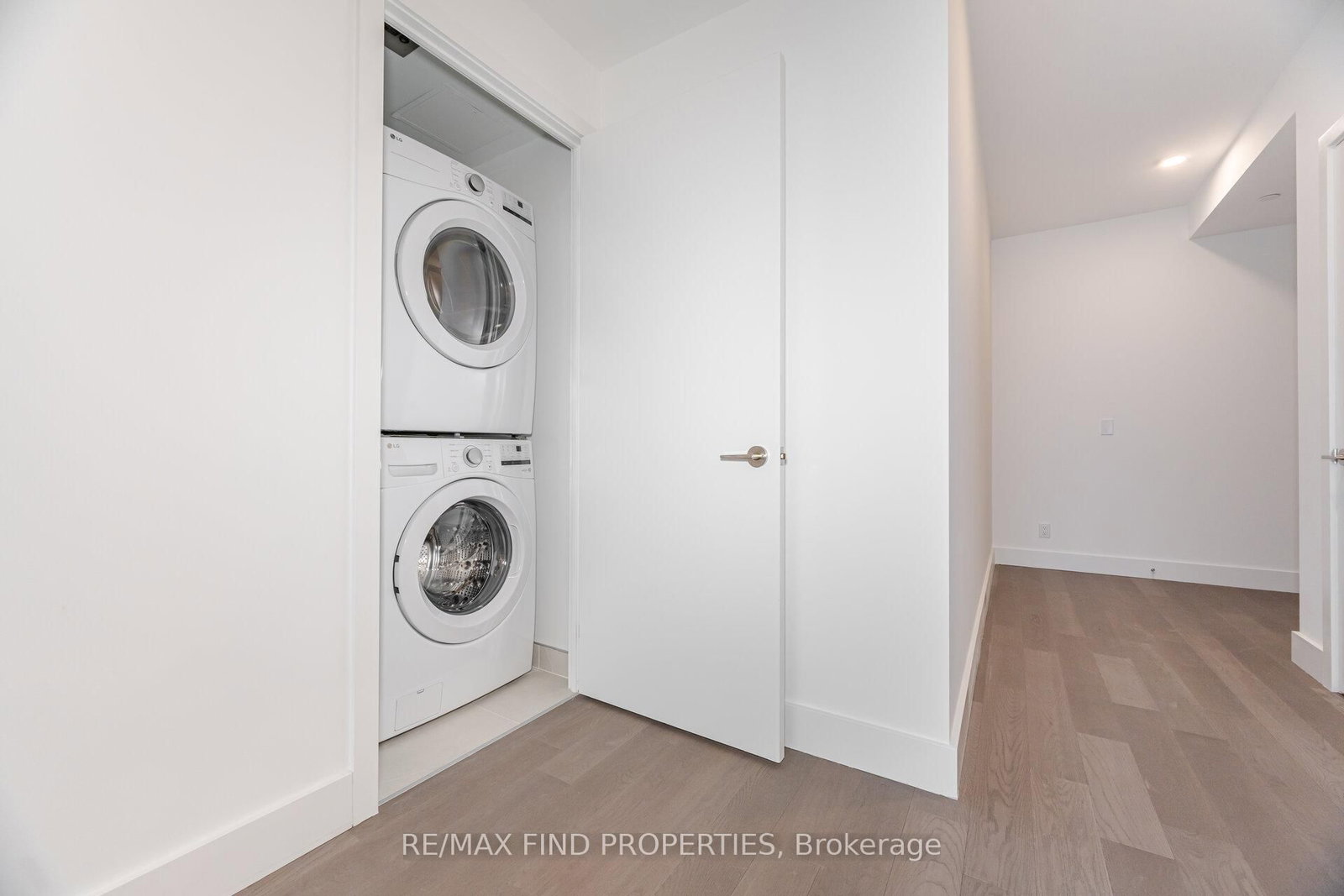 6 Greenbriar Road, Unit 910 - Photo 33