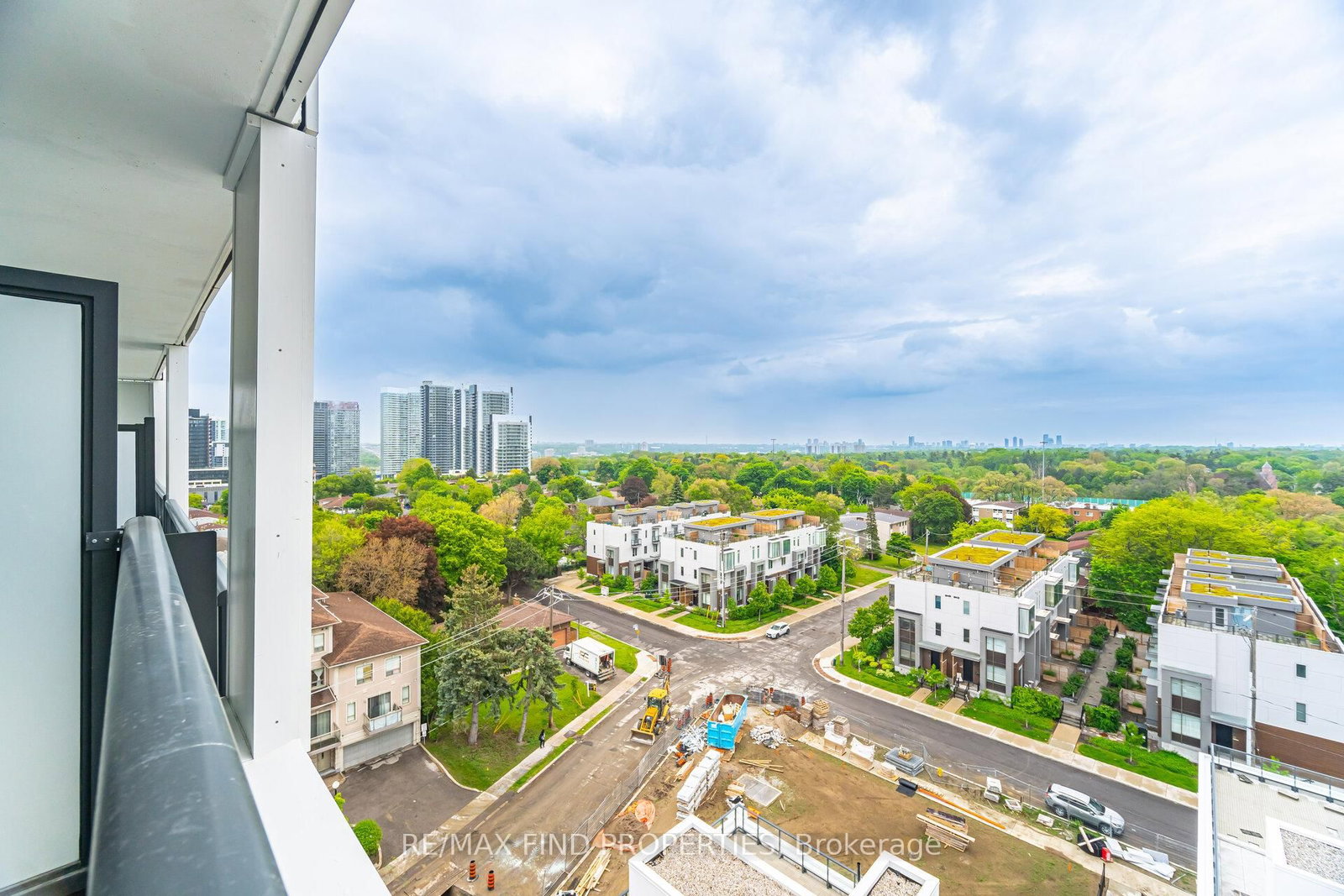6 Greenbriar Road, Unit 910 - Photo 40