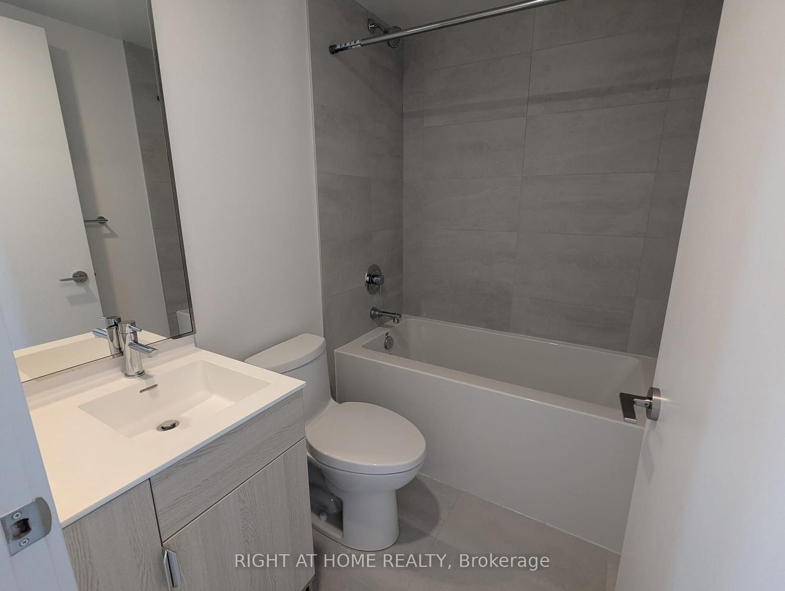28 Eastern Avenue, Unit PH 14 - Photo 11