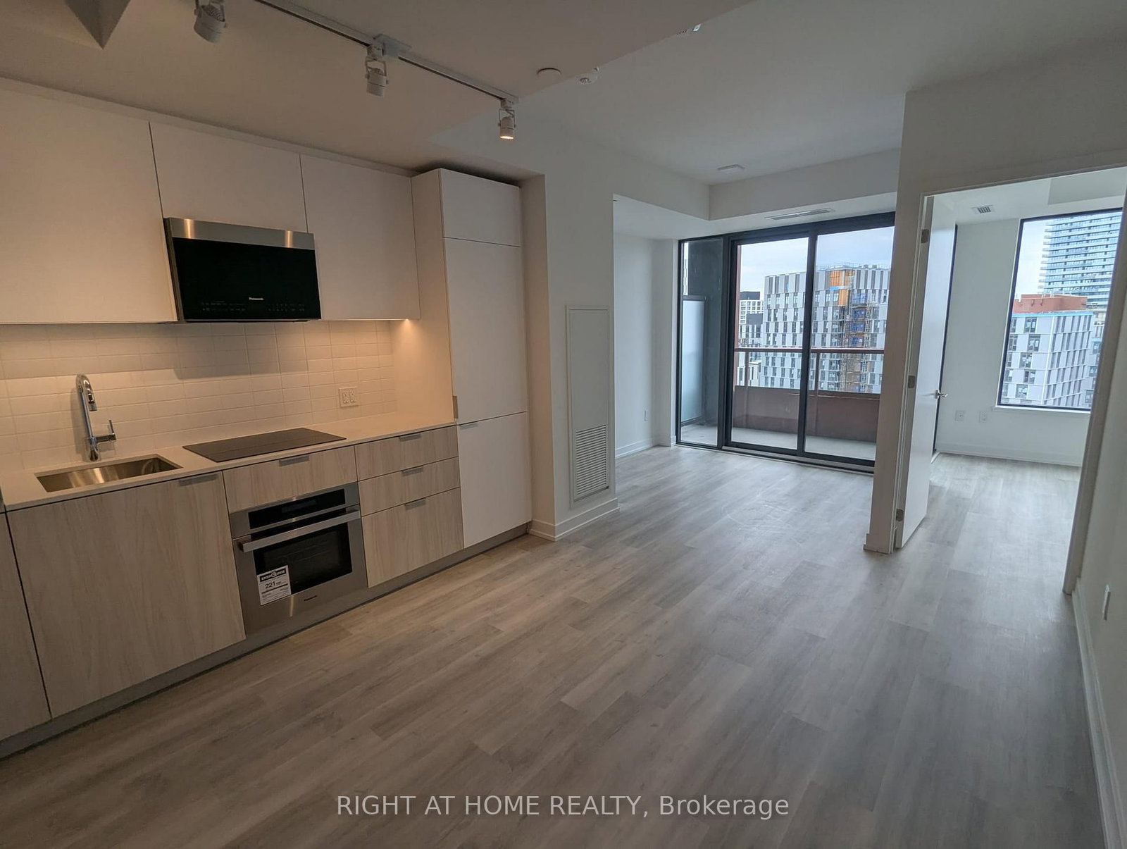 28 Eastern Avenue, Unit PH 14 - Photo 3