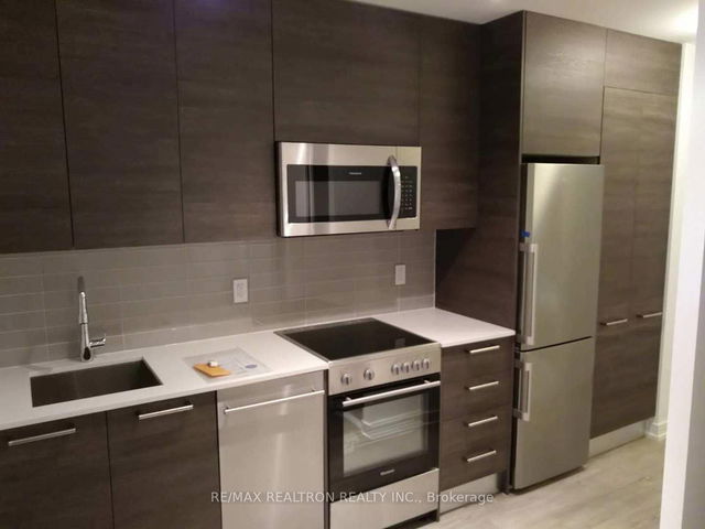 411 - 28 Wellesley Street