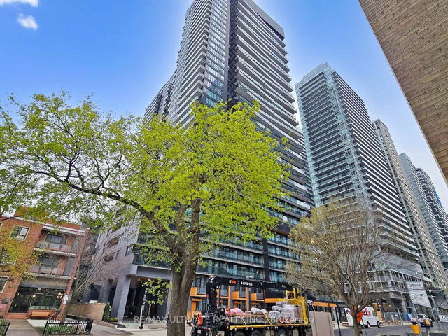207 - 117 Broadway Avenue