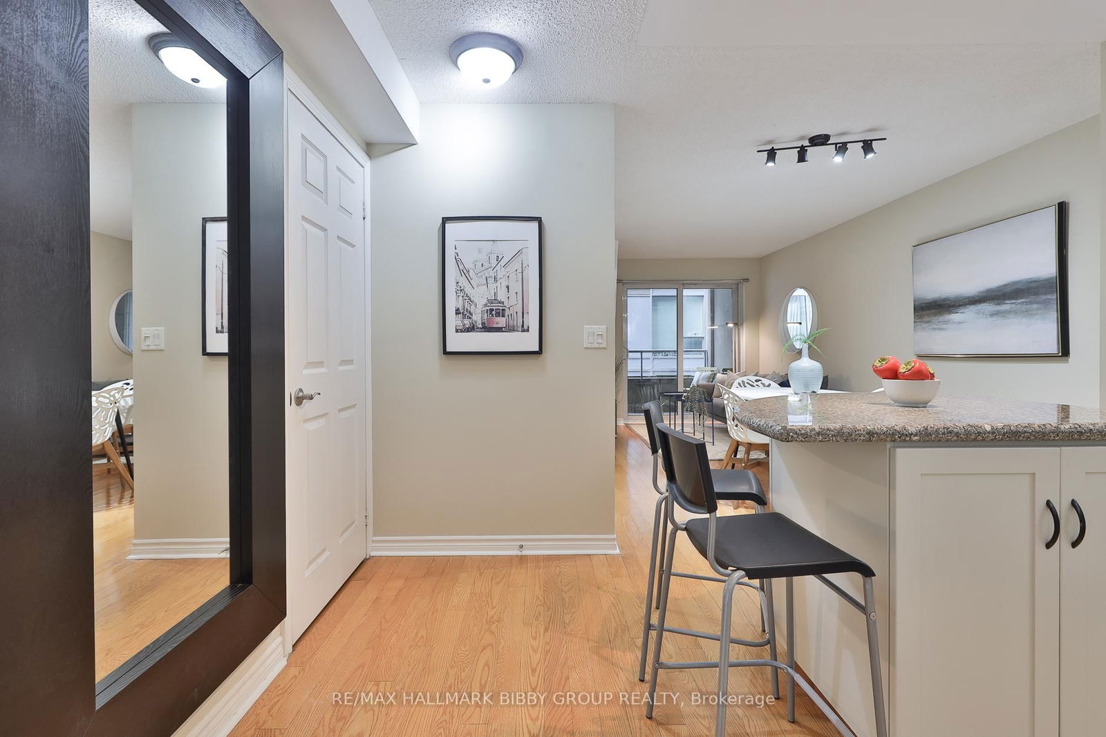 Condo for sale at 642-250 Wellington Street, Toronto, Waterfront Communities C1, M5V 3P6 - MLS: C12185250