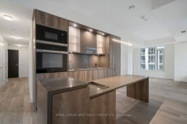 1310 - 11 Yorkville Avenue