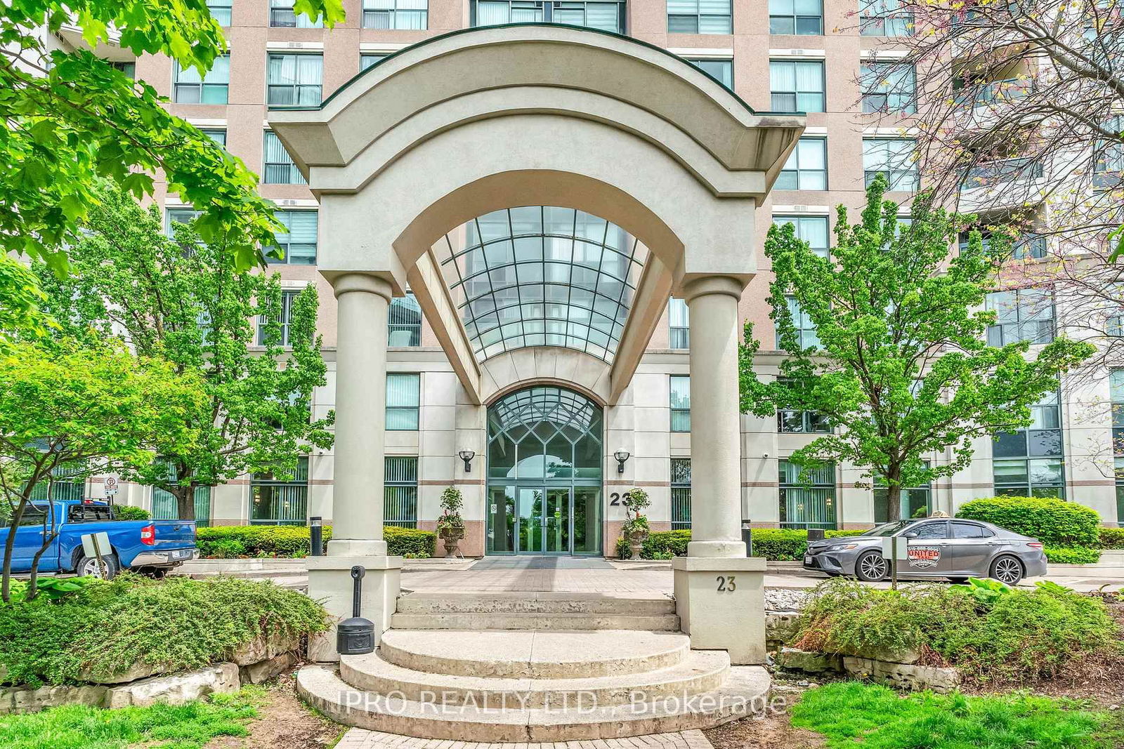 Condo for sale at 813-23 Lorraine Drive, Toronto, Willowdale West, M2N 6Z6 - MLS: C12185390