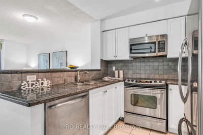 Unit 813 — 23 Lorraine Dr, Toronto - Willowdale West image-0-4