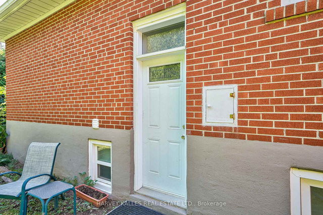 Lower - 215 Searle Avenue