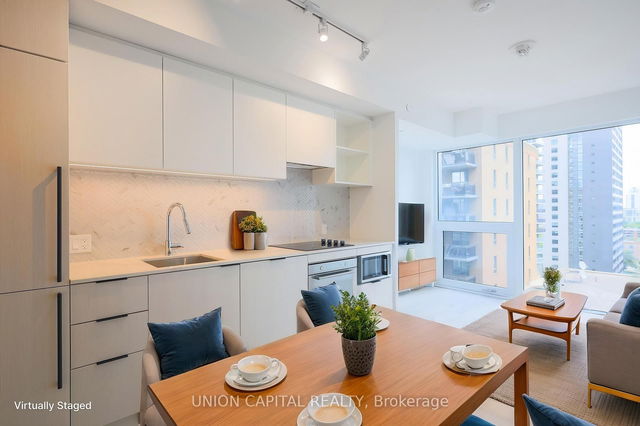 1502 - 82 Dalhousie Street