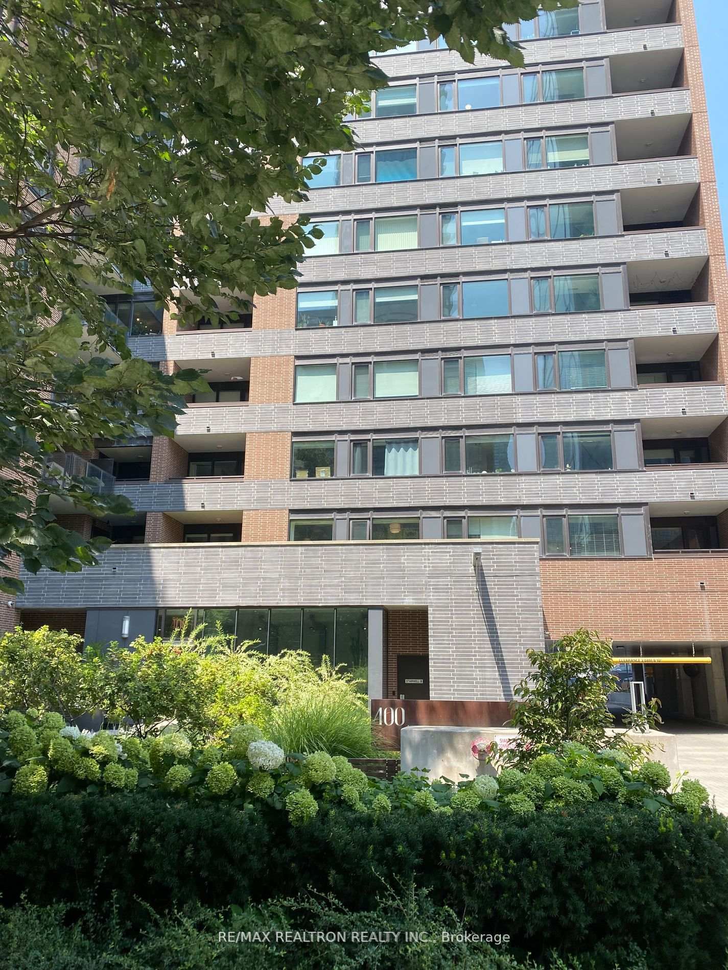 Condo for lease at 704-400 Wellington Street, Toronto, Waterfront Communities C1, M5V 0B5 - MLS: C12185543