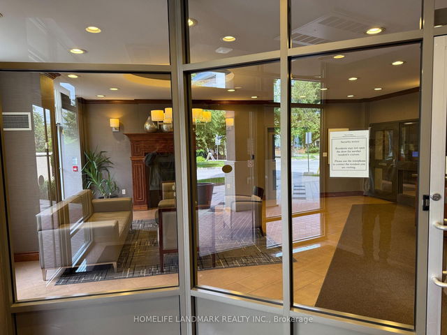 702 - 19 BARBERRY Place