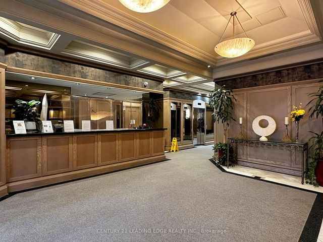 1501 - 909 Bay Street