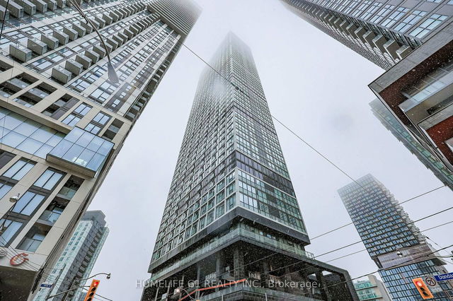1001 - 181 Dundas Street