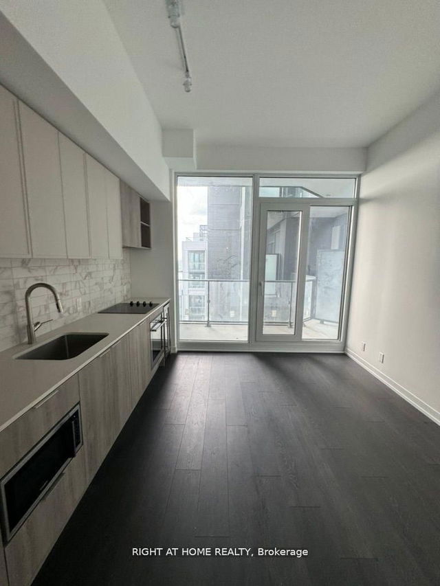 935 - 2020 Bathurst Street