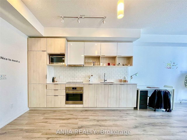 904 - 52 Forest Manor Road