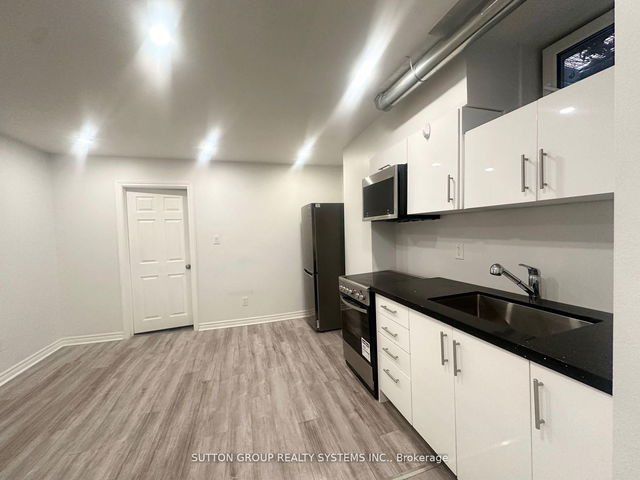 L3 - 210 Carlton Street