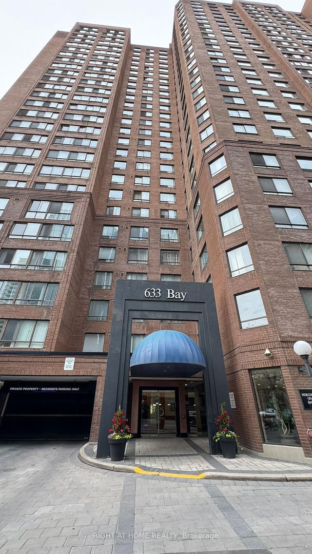 1705 - 633 Bay Street
