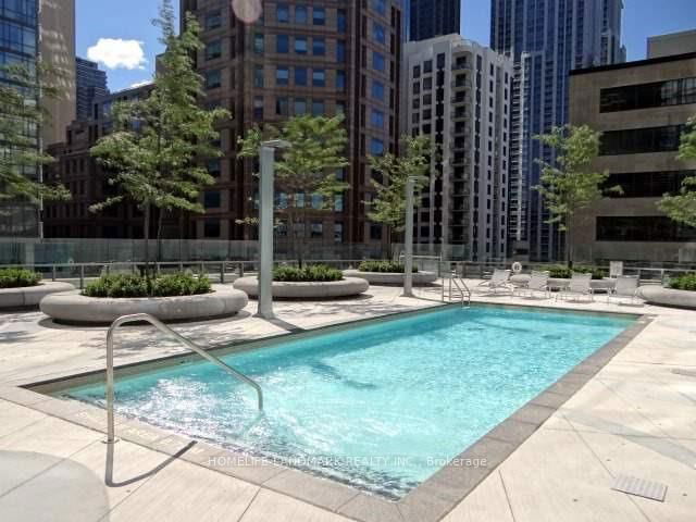 2507 - 832 Bay Street