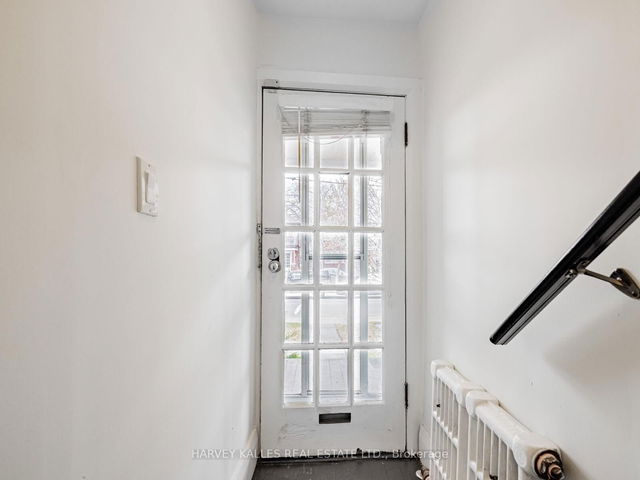 Upper Unit - 29 Snowdon Avenue