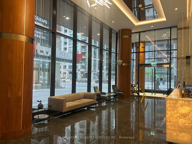 2816 - 19 Bathurst Street