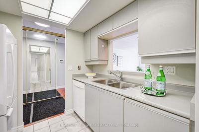 Unit 2306 — 5 Concorde Pl, Toronto - Banbury-Don Mills image-0-4