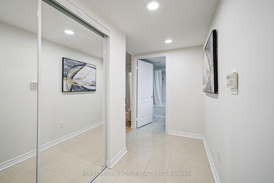 Unit 1716 — 18 Sommerset Way, Toronto - Willowdale East image-0-4