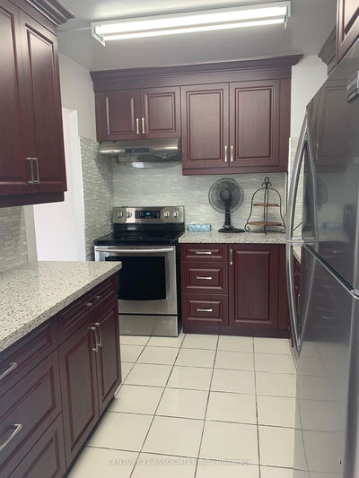 Unit 402 — 100 Leeward Glwy, Toronto - Flemingdon Park image-0-3