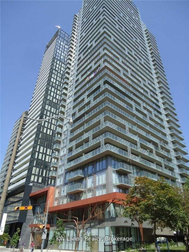 906 - 50 Wellesley Street