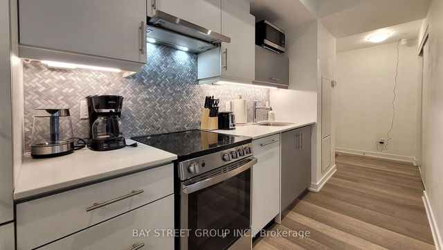 204 - 181 Huron Street