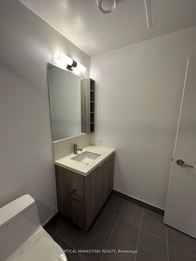 1122 - 2020 Bathurst Street