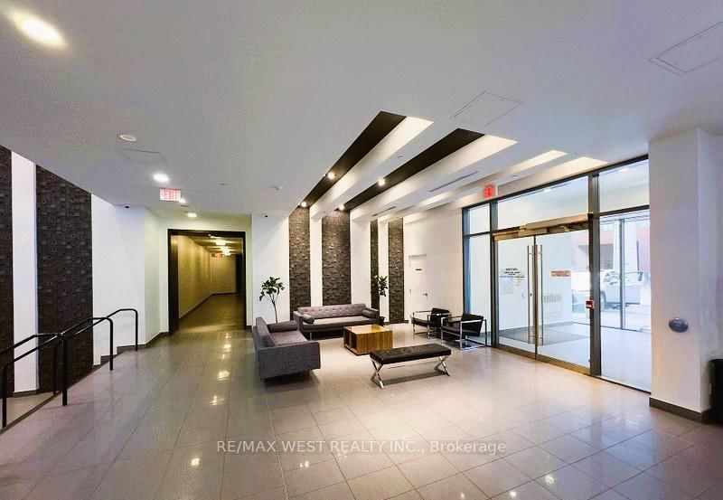 602 - 20 Bruyeres Mews, Toronto, M5V 0G8 | Image 3