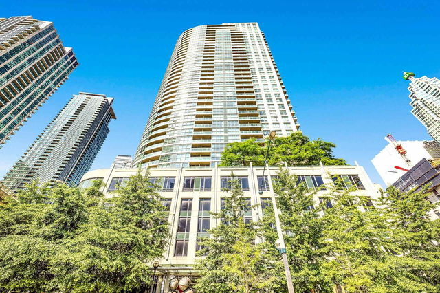 3008 - 18 Yonge Street