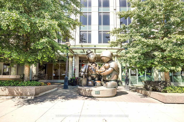 3008 - 18 Yonge Street